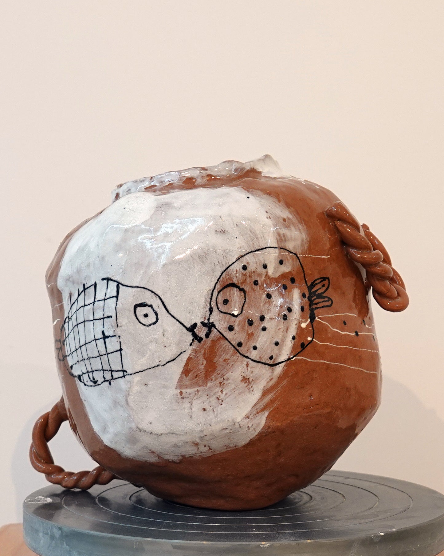 Kisses are very impotant - object uit de serie kleine werelden, 2026