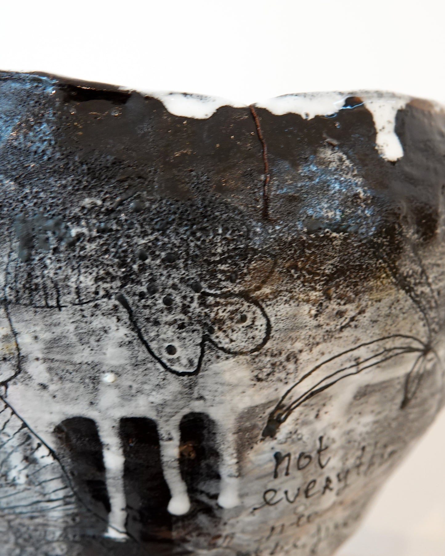 not everything needs to be fixed - object uit de serie kleine werelden, 2026