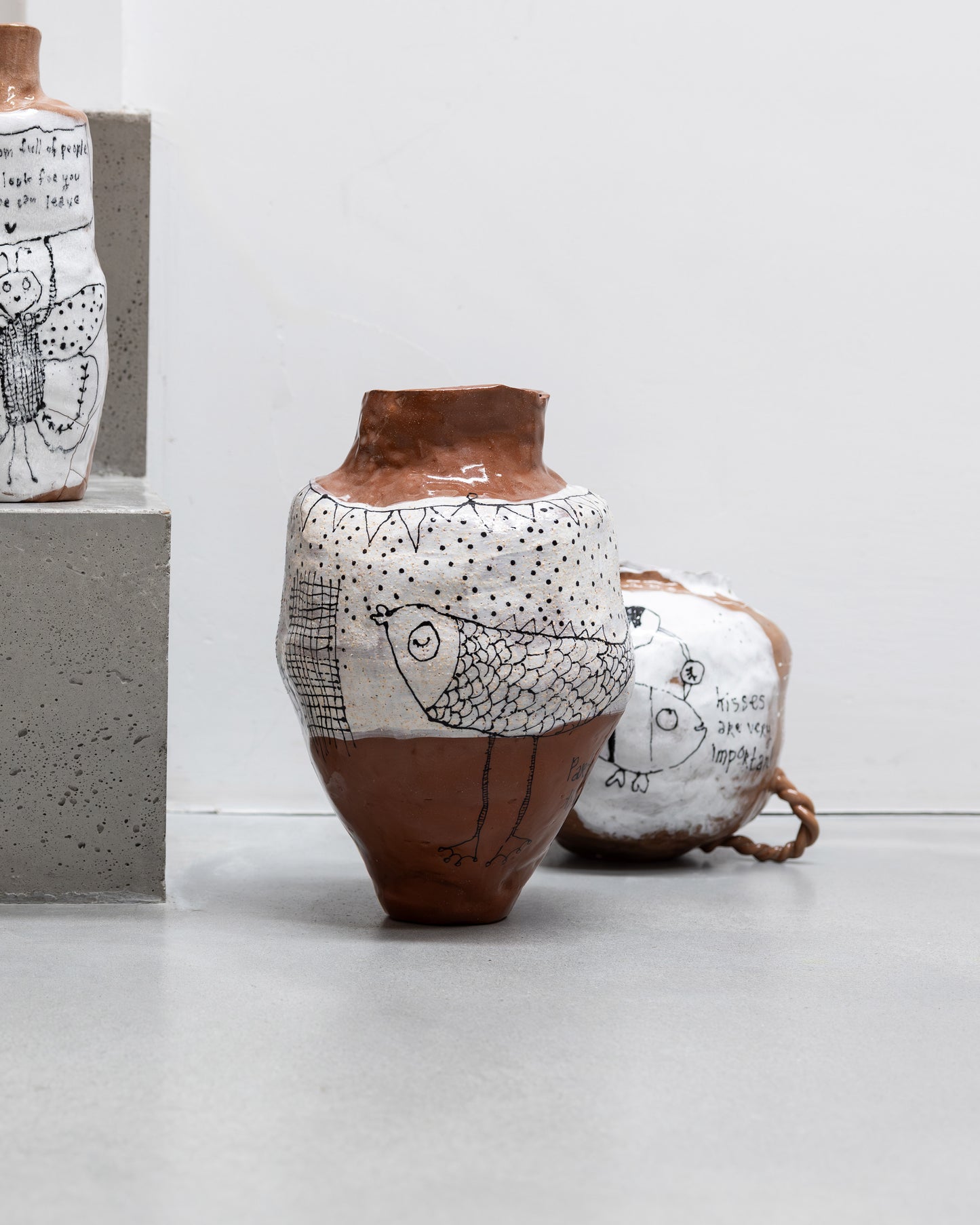 dance like no one is watching - object uit de serie kleine werelden, 2025