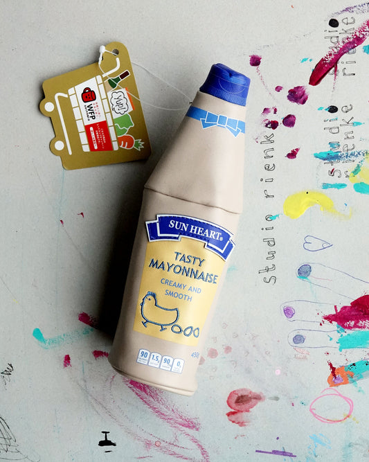 etui vermomd als mayonaisefles