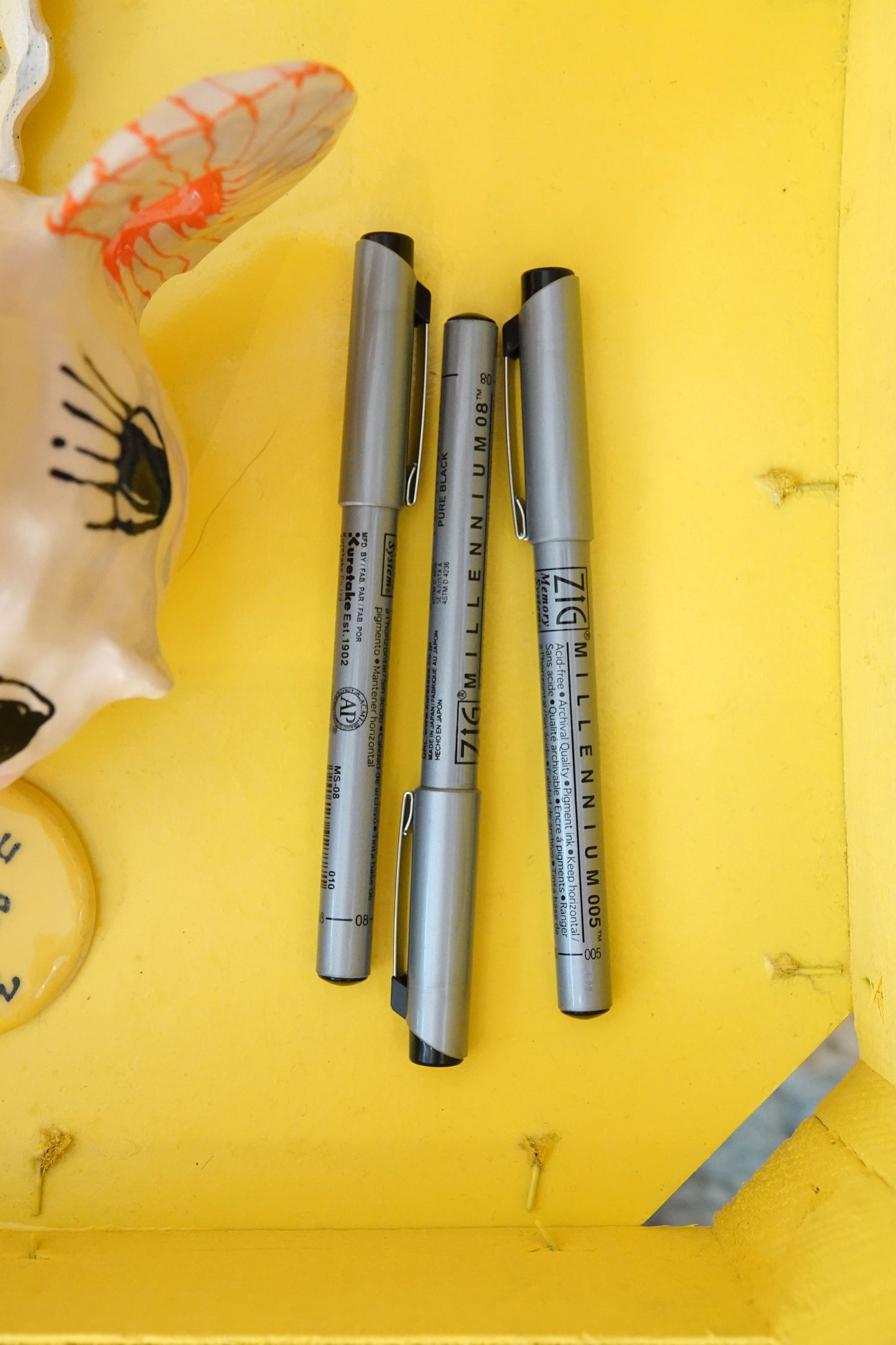 kuretake - fine liner - pure black